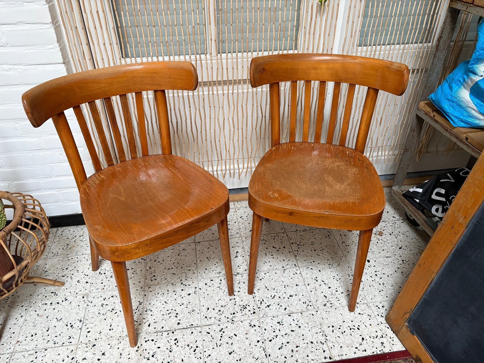 2 Erco cafestoelen, Ophalen