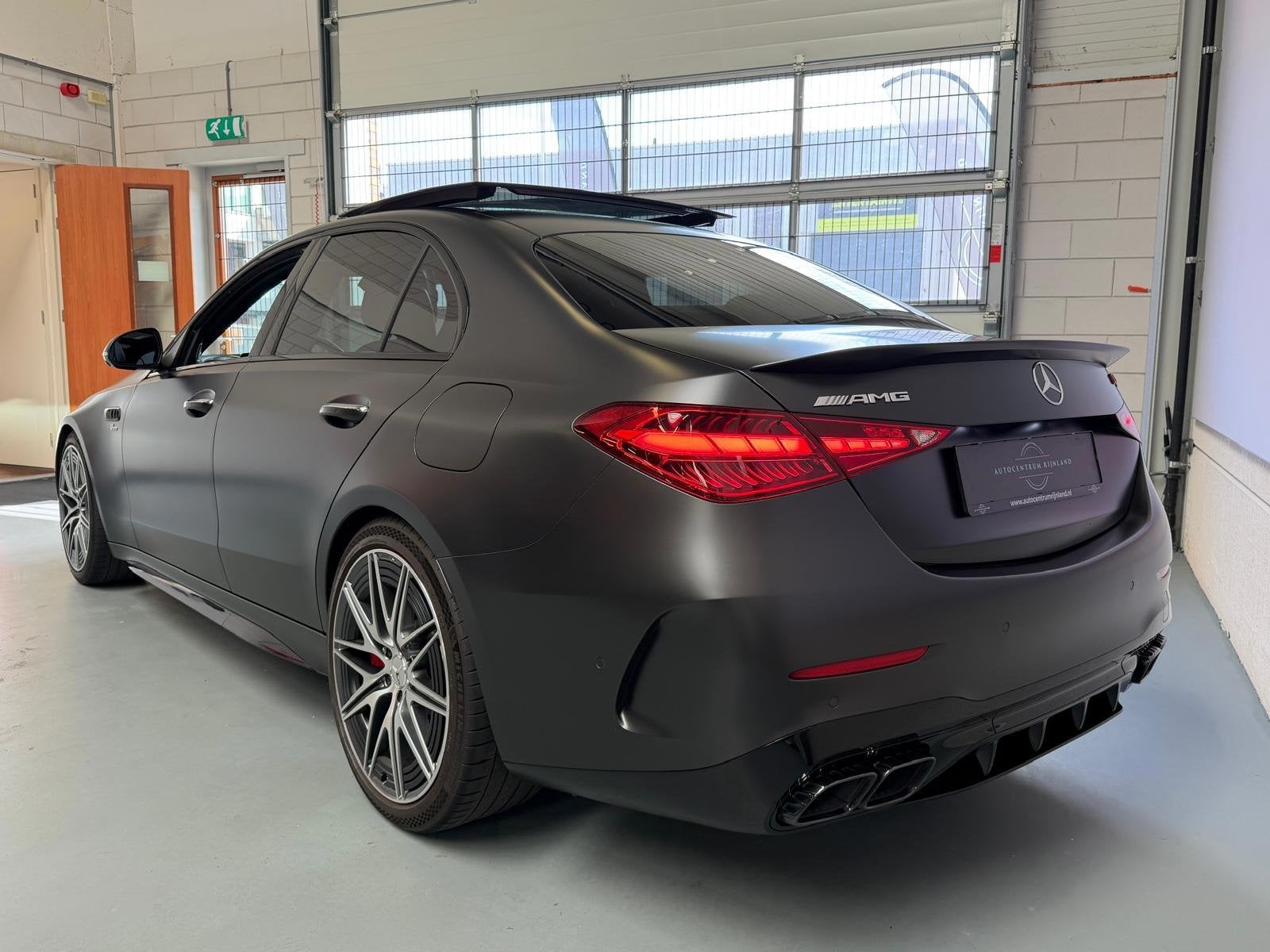 Mercedes-Benz C-klasse AMG 63 S E Performance, panoramadak,, Auto's, Automaat, Dealer onderhouden, 1800 kg, 4 cilinders