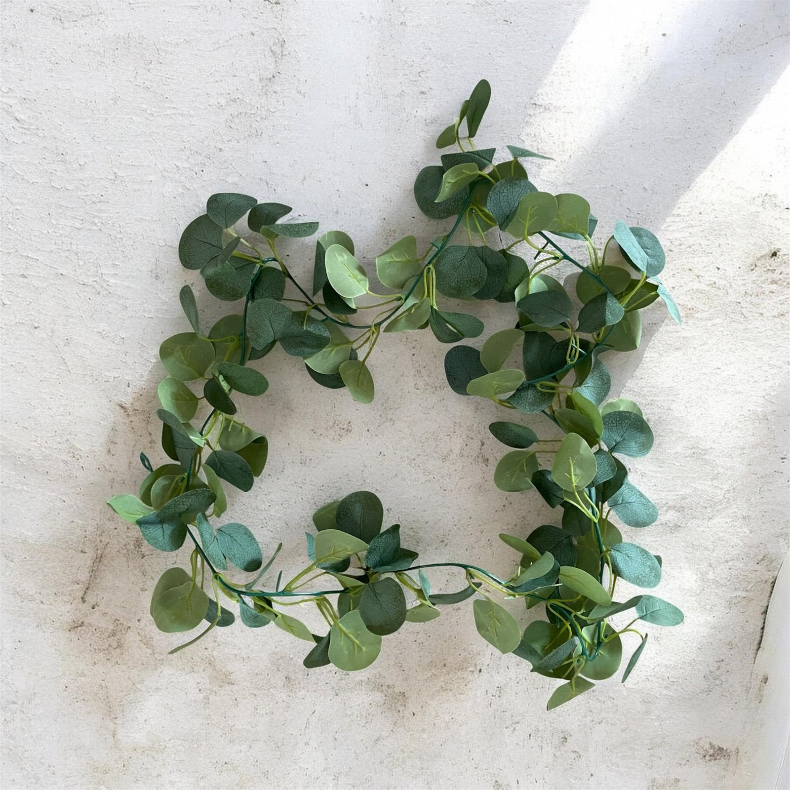 Prachtige kunststof Eucalyptus guirlande – 1,70 meter, Huis en Inrichting, Woonaccessoires | Kunstplanten en Kunstbloemen, Onderhoudsvrij