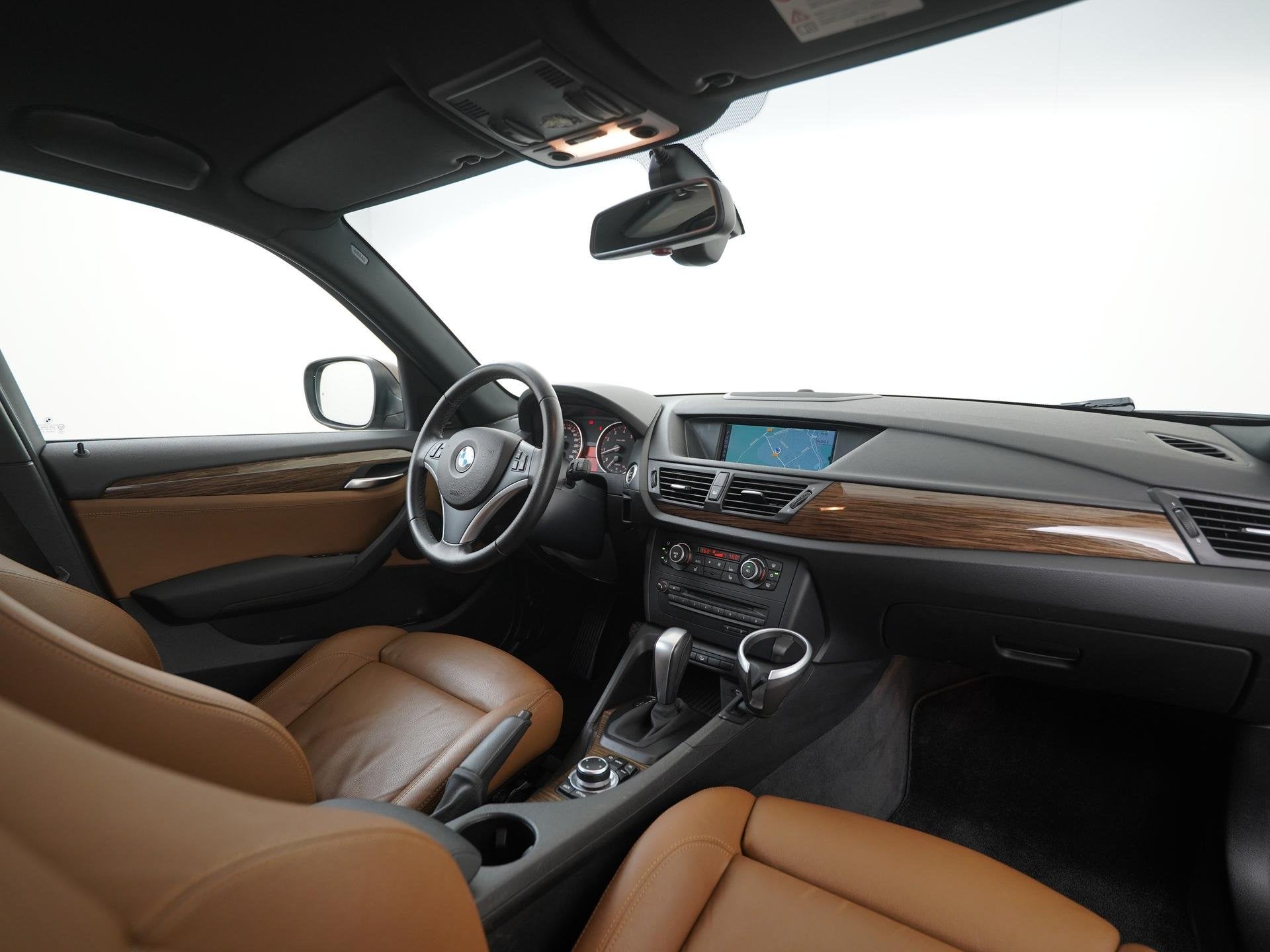 BMW X1 xDrive28i Executive 6-Cil 258PK | Trekhaak | Leder |, Gebruikt, 2996 cc, SUV of Terreinwagen, 6 cilinders