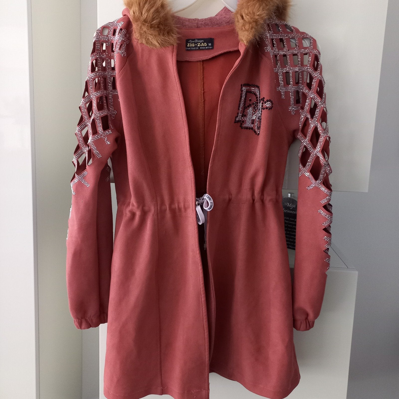 super leuke jas met open bewerkte mouwen en steentjes maat M, Maat 38/40 (M), Zig Zag, Zwart, Ophalen of Verzenden