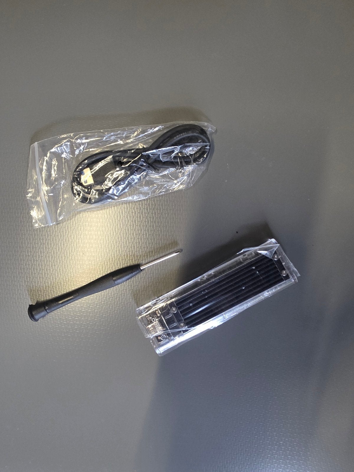 NVMe M.2 SSD Behuizing met USB-C Kabel en Schroevendraaier, Computers en Software, M.2, Onbekend, Server, SSD