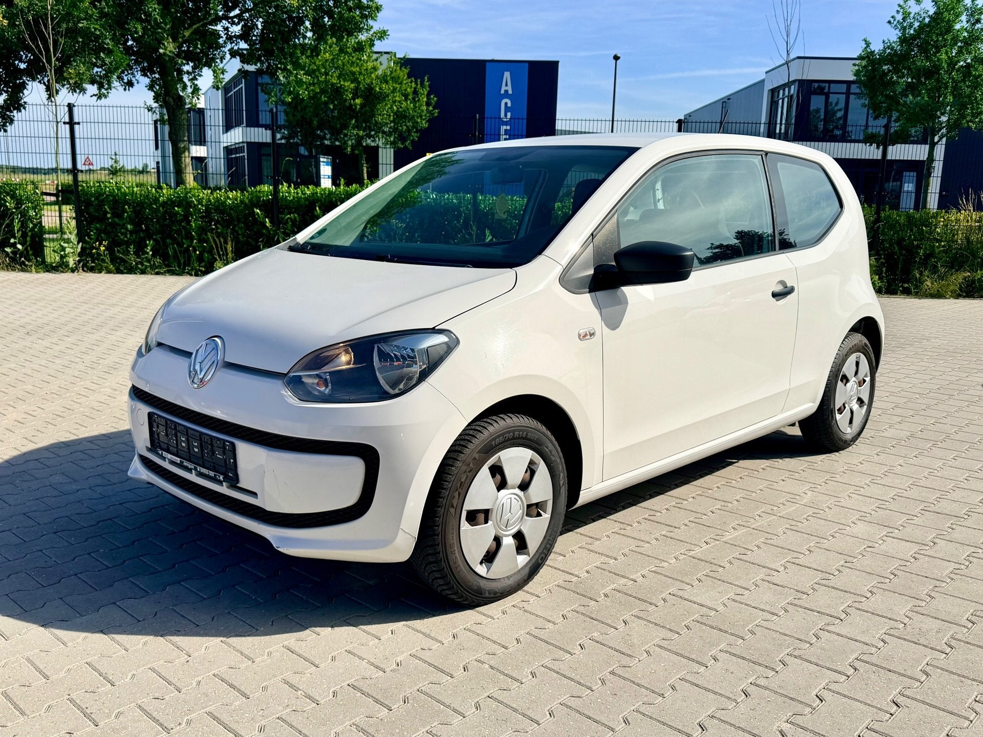 Volkswagen Up! 1.0 easy up! BlueMotion, Auto's, Volkswagen, Stof, Gebruikt, Overige carrosserieën, Wit