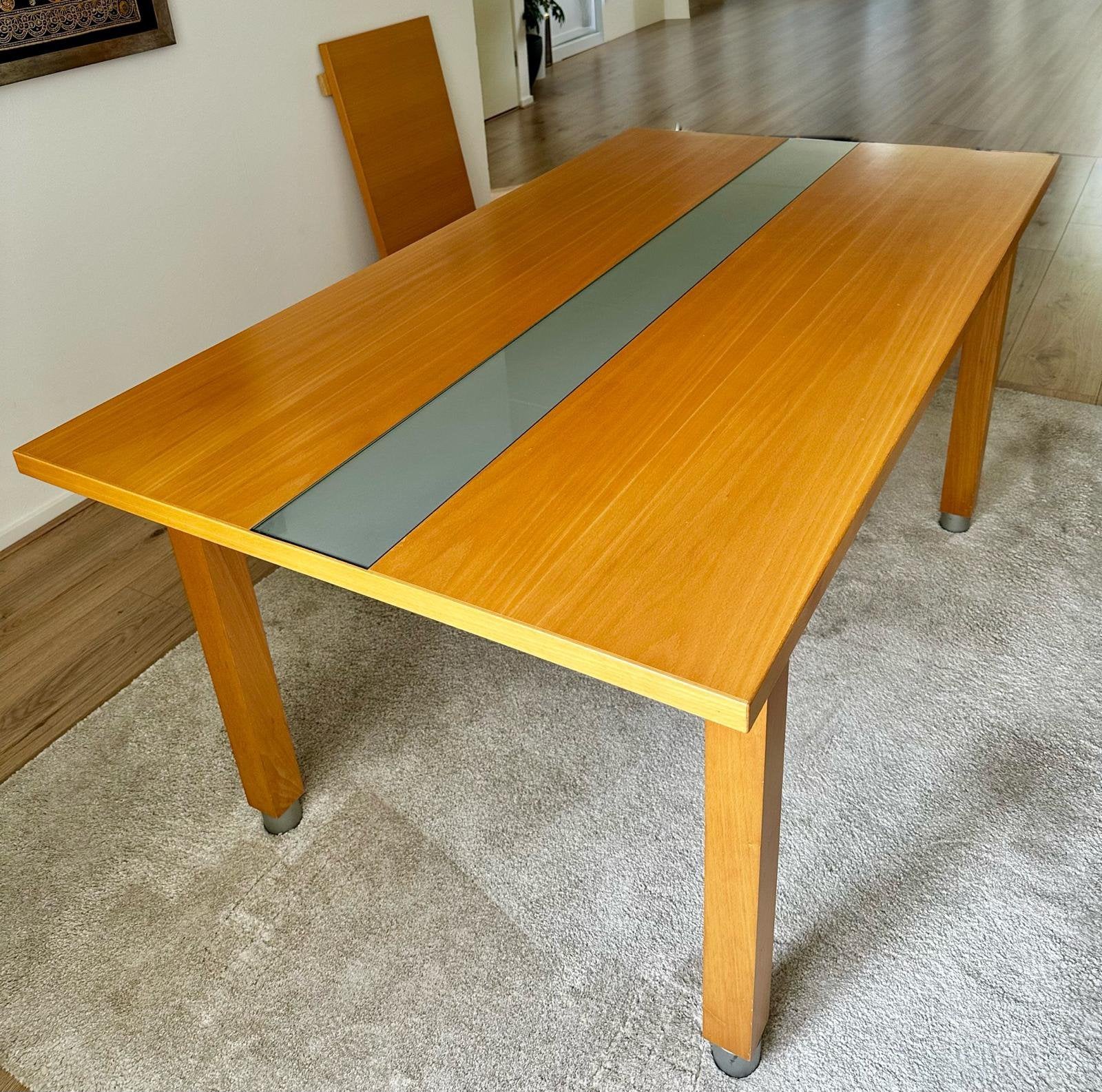 Leo Lux uitschuifbare eettafel  met stoelen zeer goede staat