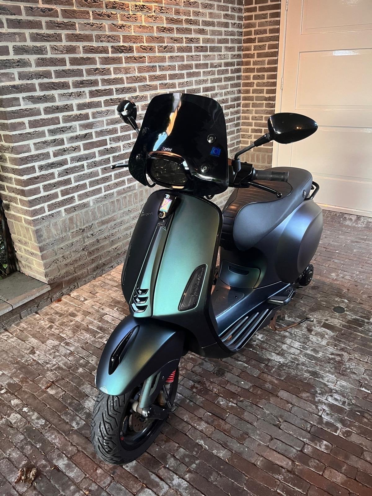 Vespa Sprint special cyclaam green Notte Mat Zwart Akrapovic, Gebruikt, Overige modellen, Maximaal 45 km/u, Ophalen of Verzenden