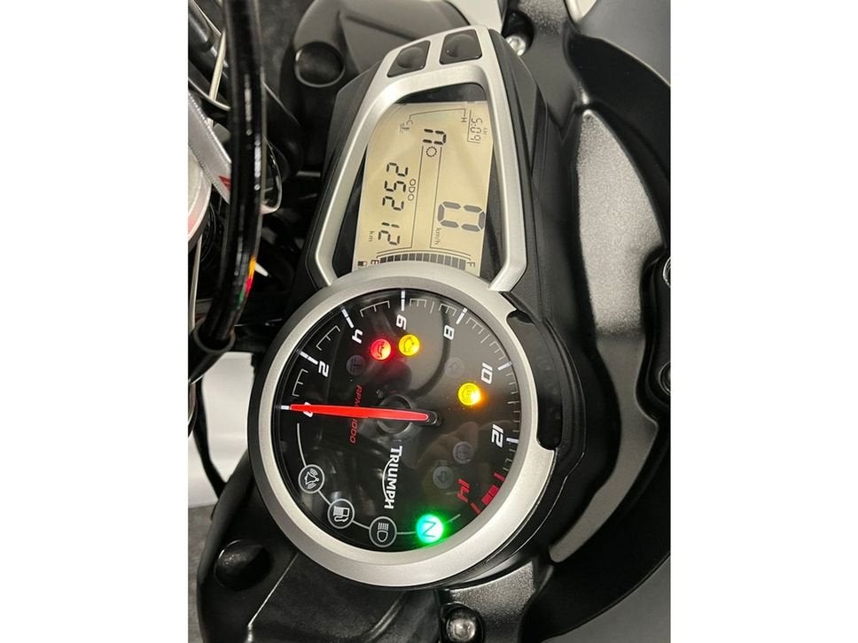 Triumph STREET TRIPLE 675 RX ABS (bj 2026), Motoren, Motoren | Triumph, 675 cc, Motorrijbewijs A, Bedrijf, Meer dan 35 kW