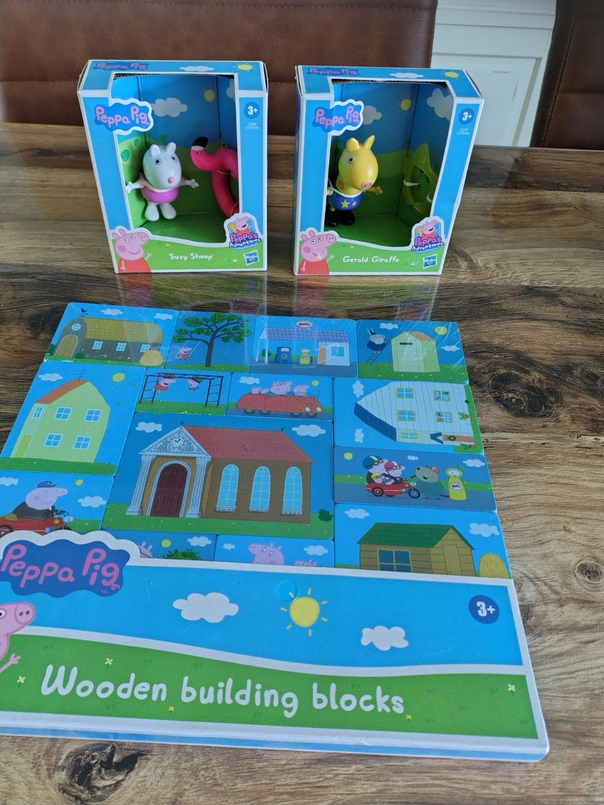 Peppa Pig Houten Bouwblokken en 2 Peppa pig Speelfiguren, Ophalen of Verzenden, Nieuw
