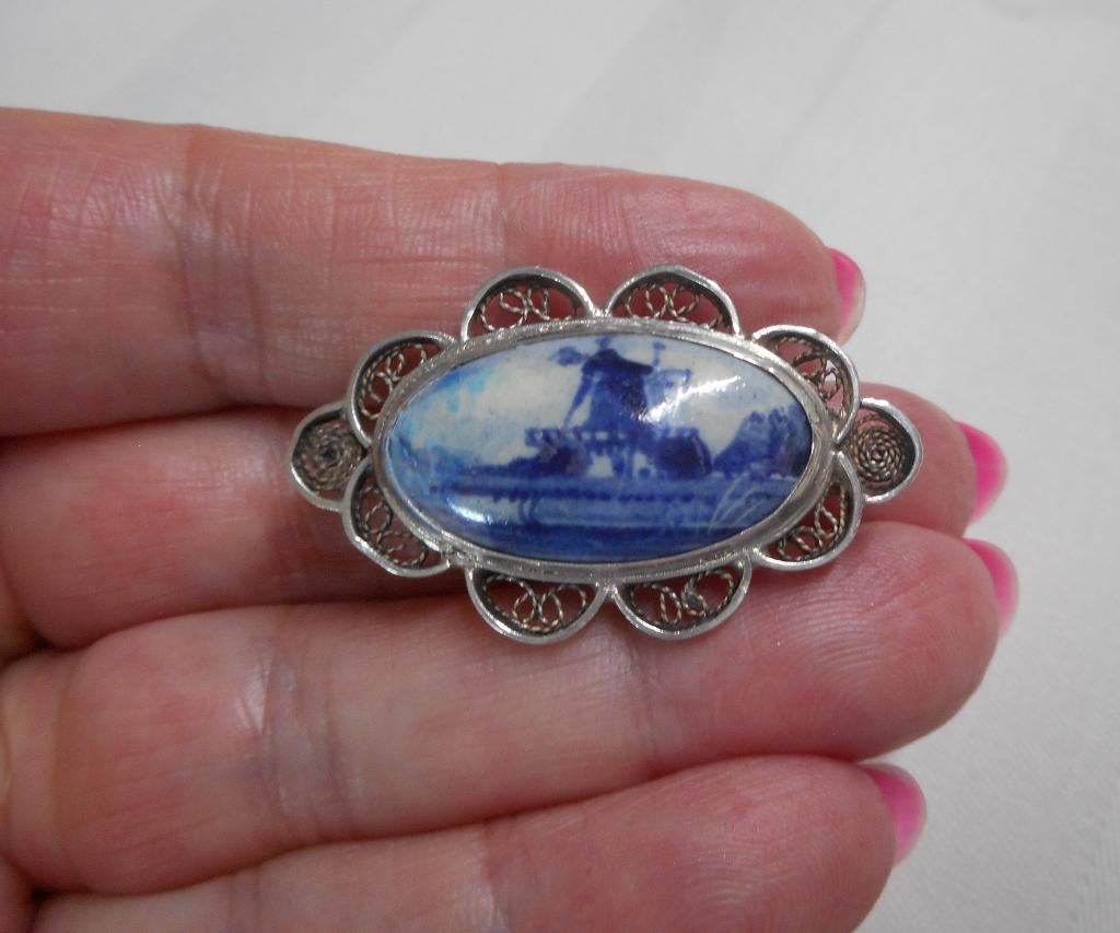 Zilveren antieke broche met Delfts blauwe steen nr.1422, Verzenden, Zilver, Broche