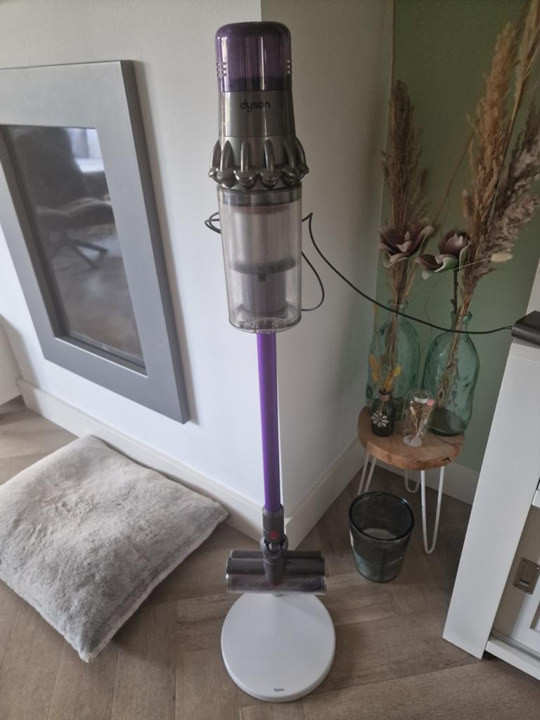 Dyson V11 met vloerstandaard, Ophalen, Gebruikt, Geschikt voor harde vloeren, Dyson