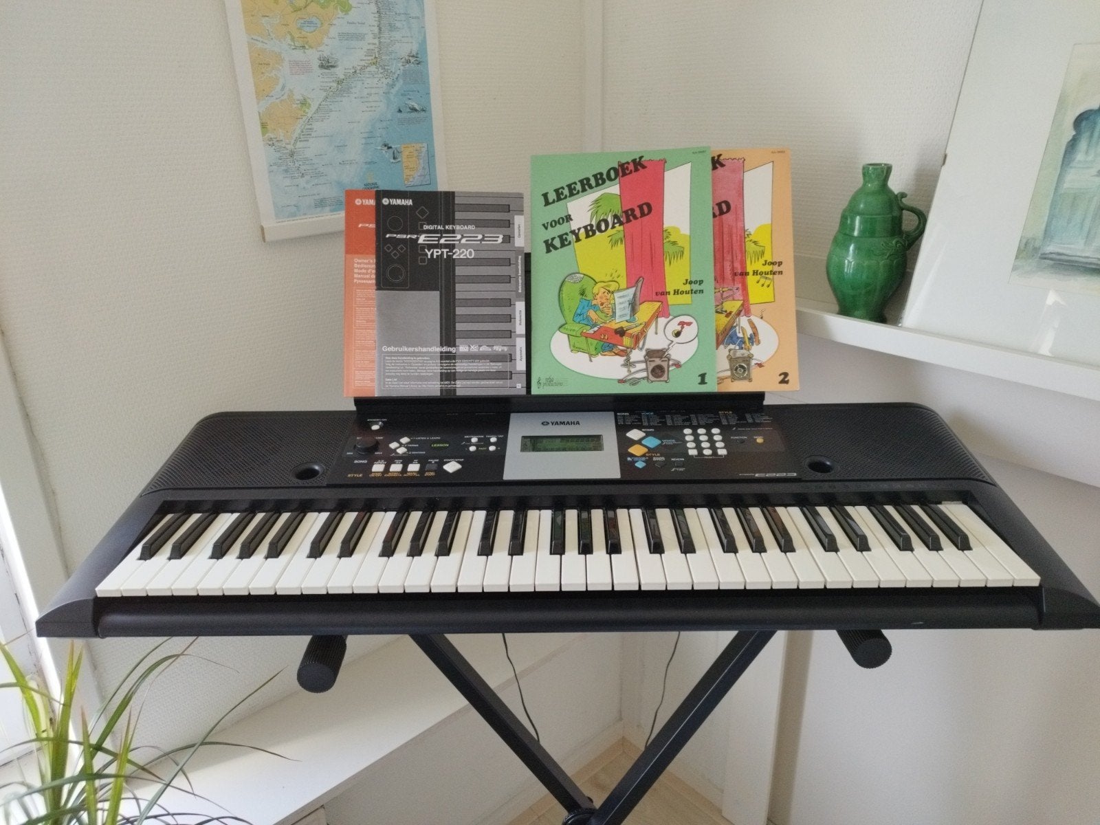 Yamaha PSR-E223 Keyboard met standaard, Midi-aansluiting, Yamaha, Ophalen of Verzenden, 61 toetsen