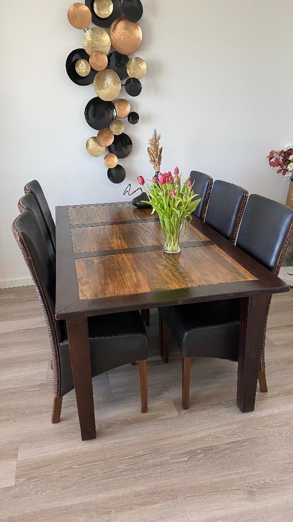 Eetkamer tafel en stoelen en salontafel(s), Ophalen, Zo goed als nieuw, Mahonie/koloniaals, 4 tot 6 stoelen