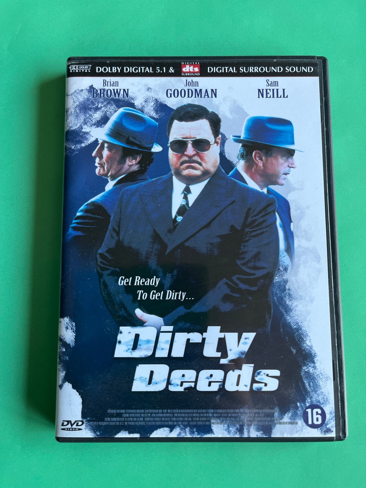 Dirty Deeds DVD - John Goodman, Maffia en Misdaad, Vanaf 16 jaar, Nederlands, Ophalen of Verzenden