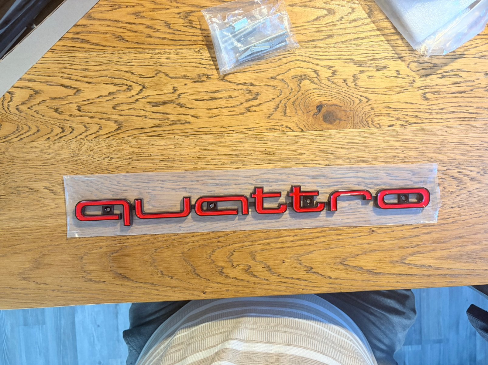 Audi TT Quattro voor grill Logo Rood nieuw!, Ophalen of Verzenden