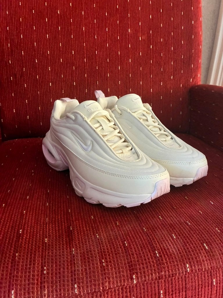 Nike Air Max sneakers - Zo goed als nieuw, Kleding | Dames, Schoenen, Zo goed als nieuw, Sneakers of Gympen, Wit, Ophalen of Verzenden