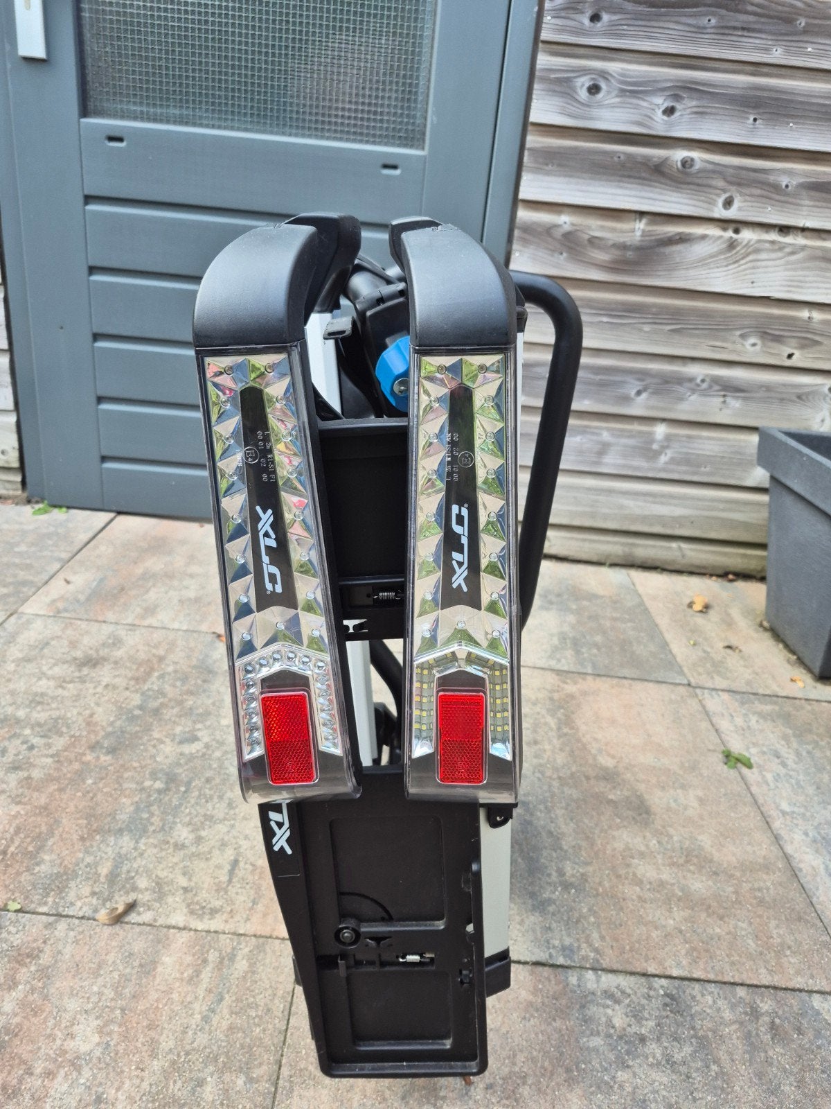 XLC Azura Easy LED trekhaak fietsendrager voor 2 elektrische, Auto diversen, Ophalen, 2 fietsen, Zo goed als nieuw, Trekhaakdrager