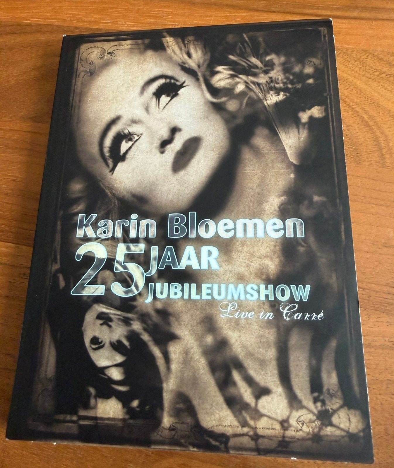 Karin Bloemen jubileum dvd 25 jaar jubileumshow, Alle leeftijden, Ophalen of Verzenden, Zo goed als nieuw, Stand-up of Theatershow