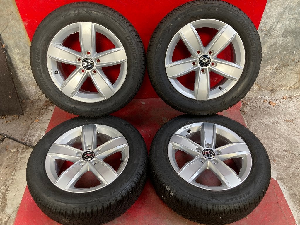Winterbanden Volkswagen VW T Roc 205/60R16 Bridgestone, Gebruikt, 16 inch, ., Banden en Velgen