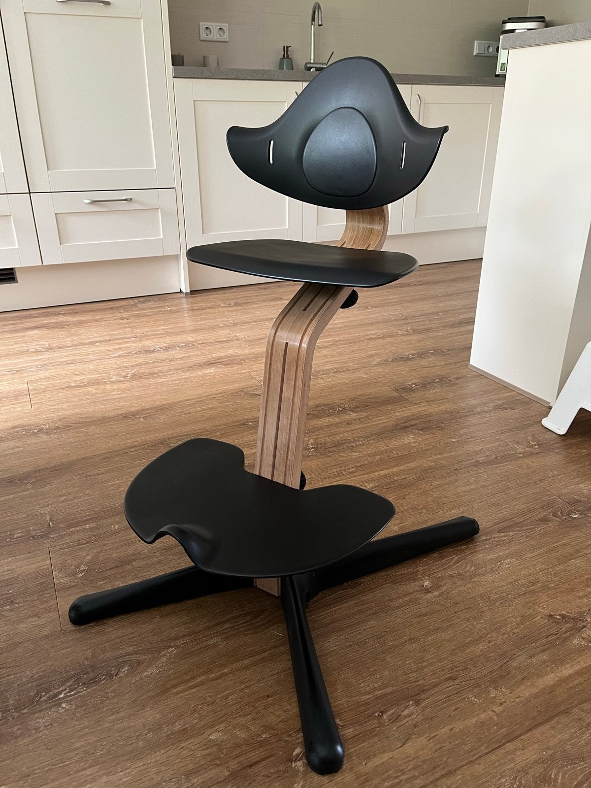 Stokke Nomi meegroeistoel met babysit en newborn set, Kinderen en Baby's, Kinderstoelen, Ophalen, Zo goed als nieuw, Meegroeistoel