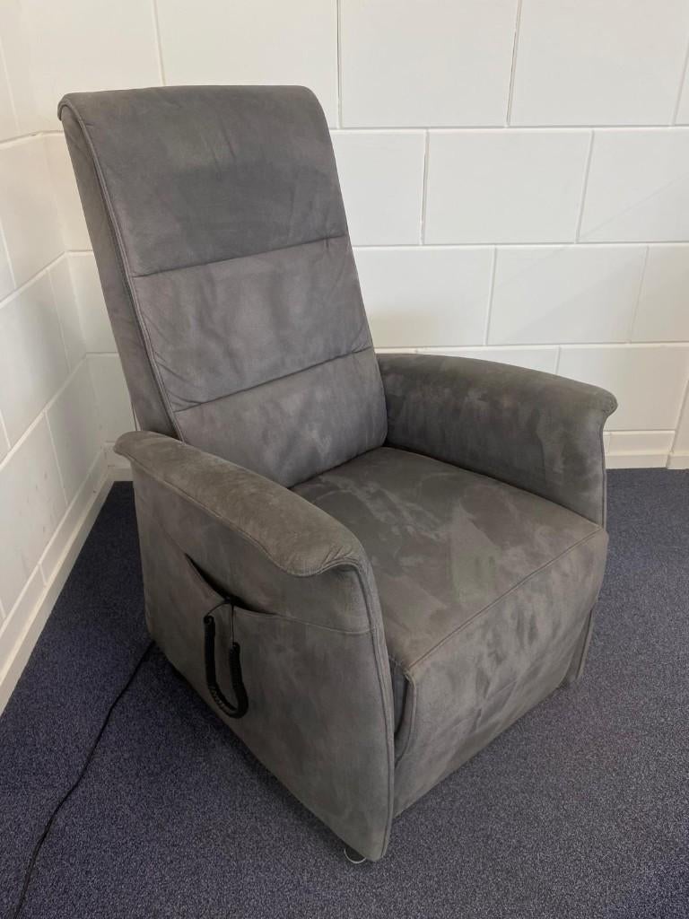 Ciar sta op relax stoel grijs - 260221, Huis en Inrichting, Stoelen, Overige materialen, Verzenden, Zo goed als nieuw, Eén