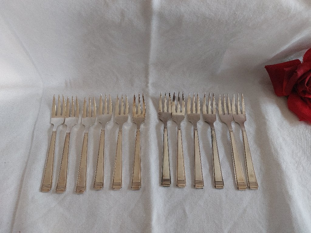 Gero 90 model 447 || 12 taartvorkjes 1 kaasschaaf, Verzenden