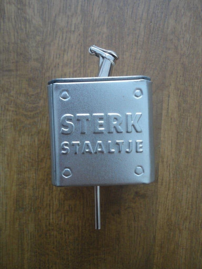 Mooie metalen schenktuit Bokma Sterk Staaltje, Verzamelen, Ophalen of Verzenden, Zo goed als nieuw, Gebruiksvoorwerp