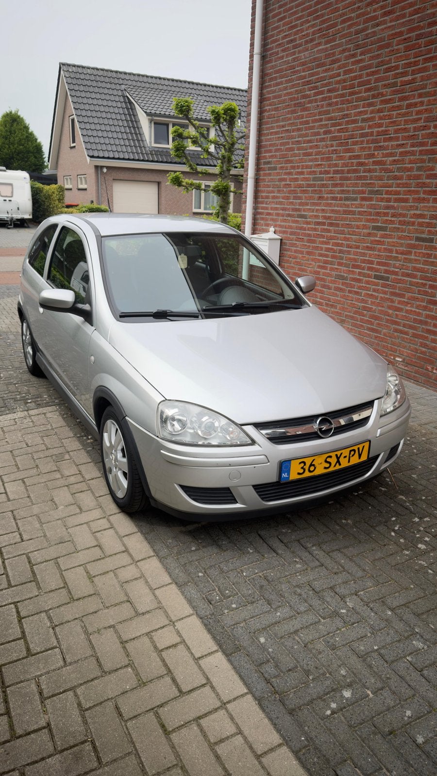 Opel Corsa 1.2-16V Silverline Automaat Twinport, 450 kg, 31 €/maand, 4 cilinders, 1229 cc