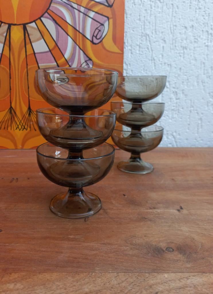 Zes glazen ijscoupes. Rookglas. Vintage. Arcoroc, Ophalen of Verzenden, Glas, Overige stijlen, Glas of Glazen