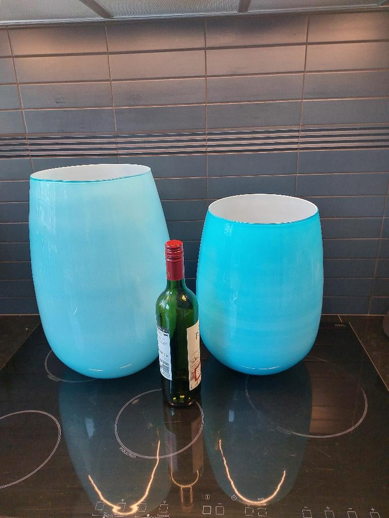 2 grote turquoise vazen, Huis en Inrichting, Woonaccessoires | Vazen, Ophalen, Blauw, Minder dan 50 cm, Glas