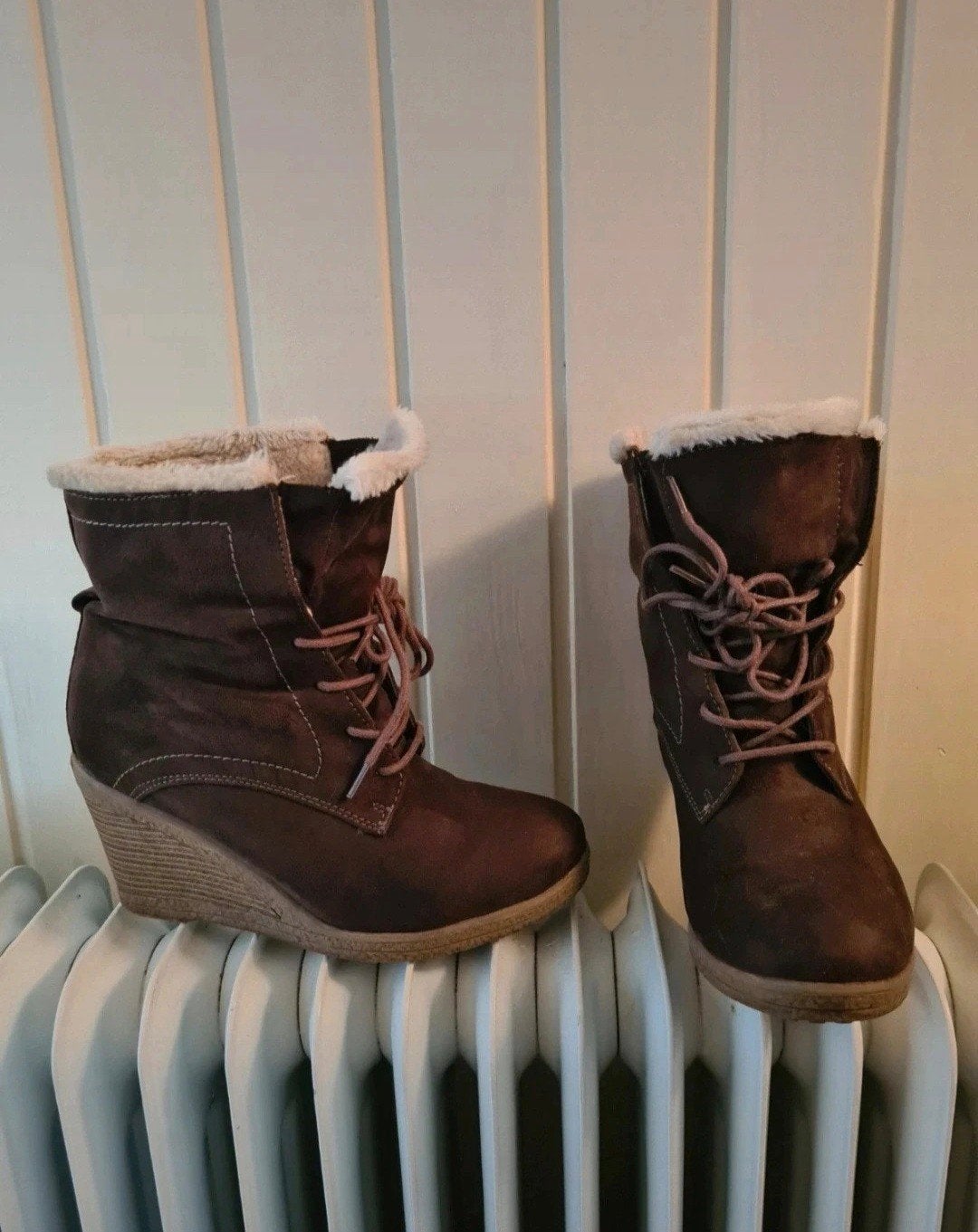 Bruine laarzen met sleehak, Kleding | Dames, Schoenen, Hoge laarzen, Bruin, Ophalen of Verzenden, Zo goed als nieuw