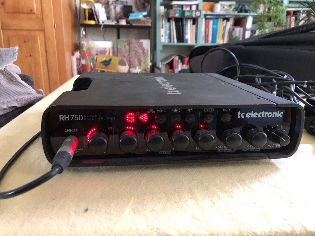 TC Electronic RH750 hele dikke basversterker met toebehoren, Ophalen, Gebruikt, Basgitaar, 100 watt of meer