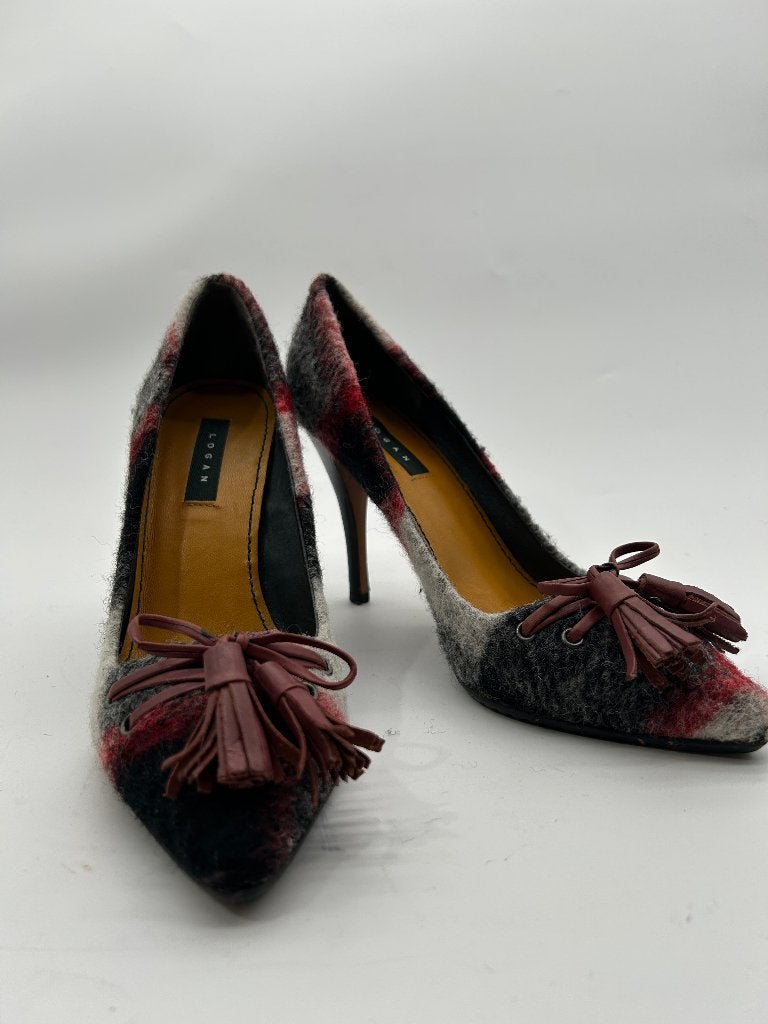 Logan, maat 38 chique pumps met kwastjes, Ophalen of Verzenden, Zo goed als nieuw, Schoenen met hoge hakken, Logan