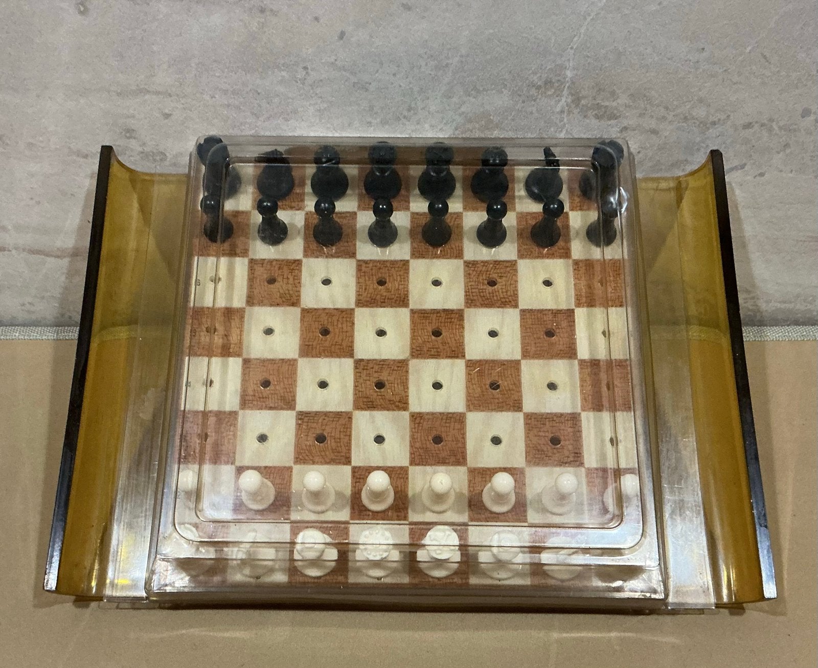 Vintage Reisschaakspel met opbergvak en schaakstukken, Een of twee spelers, Verzenden, Gebruikt, Reisspel