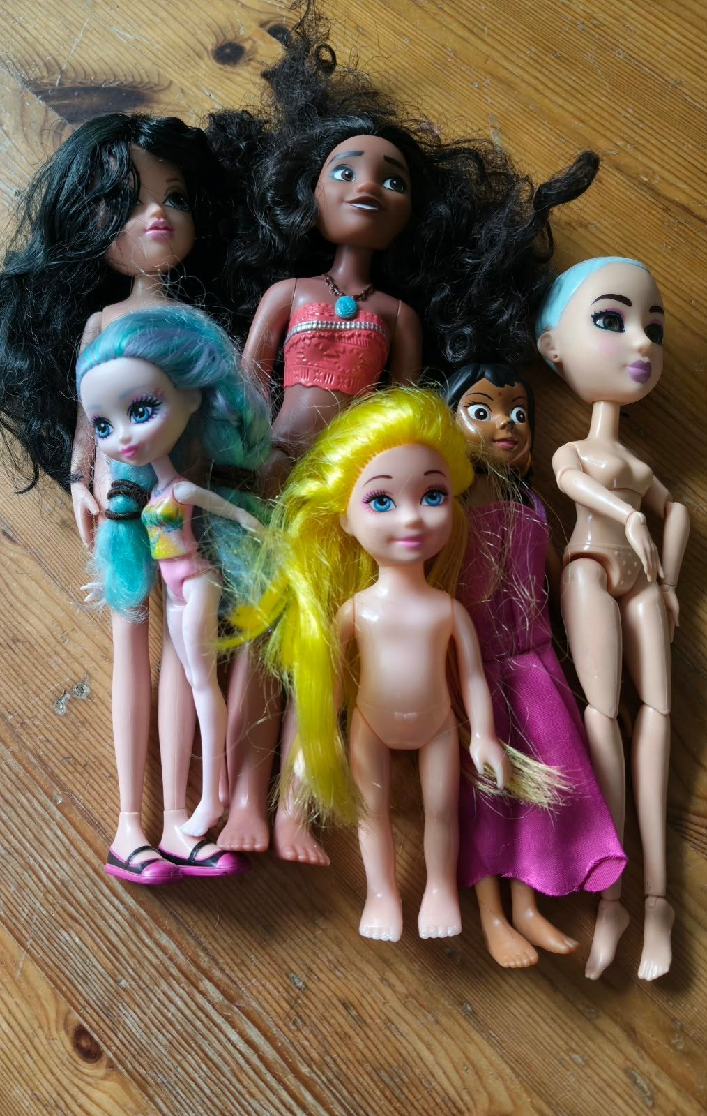 Diverse poppen set - Moana, Barbie en meer, Ophalen of Verzenden, Gebruikt, Overige typen