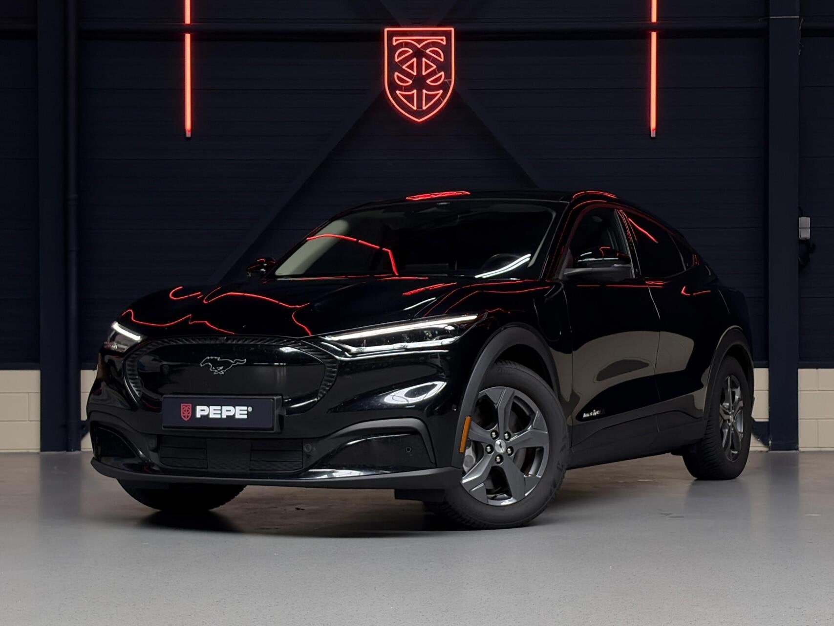 Ford Mustang Mach-E Extended RWD 98 kWh|PANO|B&O|MEM.|ACC|, Auto's, Automaat, Gebruikt, 600 km, Zwart