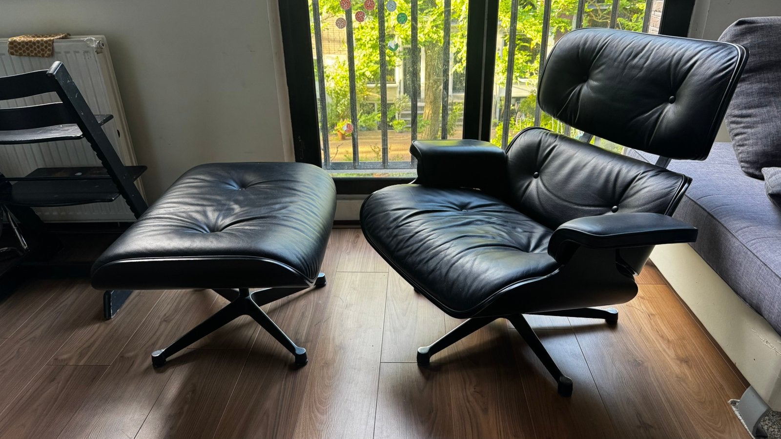 Vitra Charles Eames Lounge Chair + Ottoman Zwart Black Ash, Ophalen, 75 tot 100 cm, Leer, 75 tot 100 cm