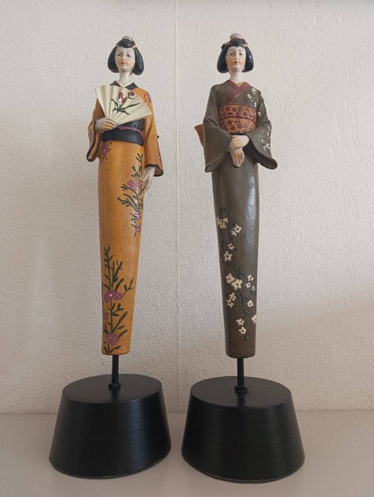 Twee houten Geisha's op voetstuk, Verzamelen, Ophalen of Verzenden, Zo goed als nieuw, Religie