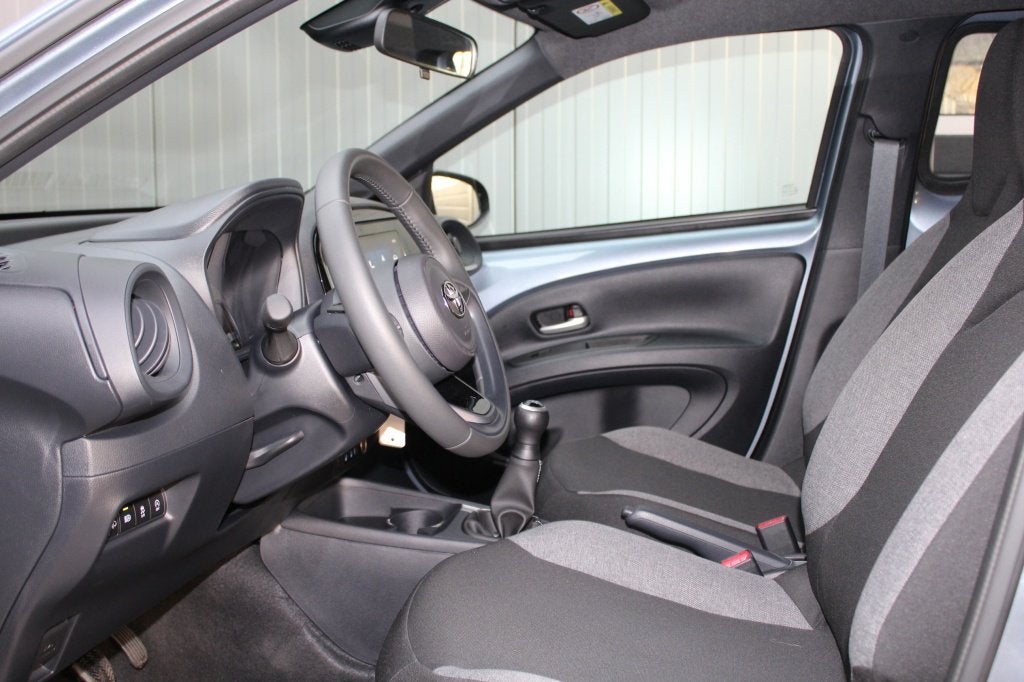Toyota Aygo X 1.0 VVT-i MT First / Carplay / Lage Km-stand /, Stof, Gebruikt, 920 kg, 4 stoelen