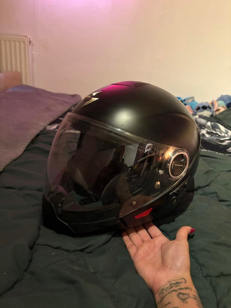 Gebruikte Scorpion helm met lichte krasjes, M, Integraalhelm, Tweedehands, Ophalen