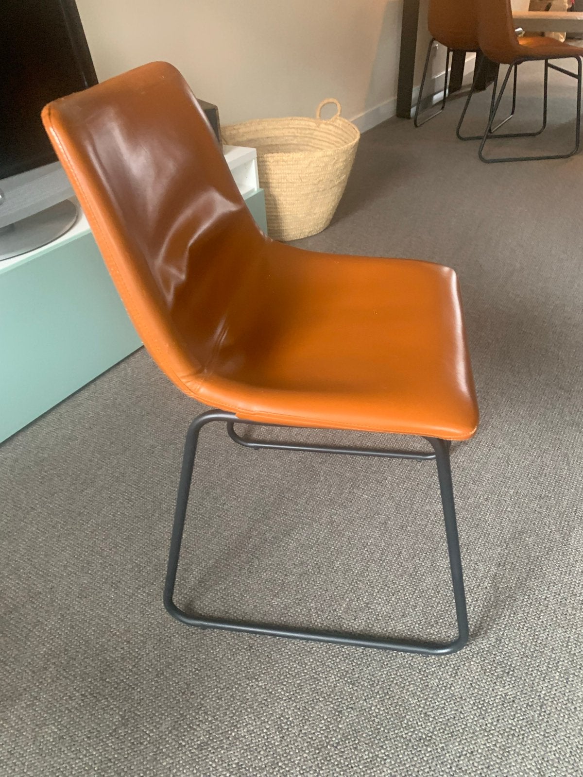 Oranje/bruine stoel met metalen onderstel, Huis en Inrichting, Stoelen, Ophalen, Gebruikt, Bruin, Metaal
