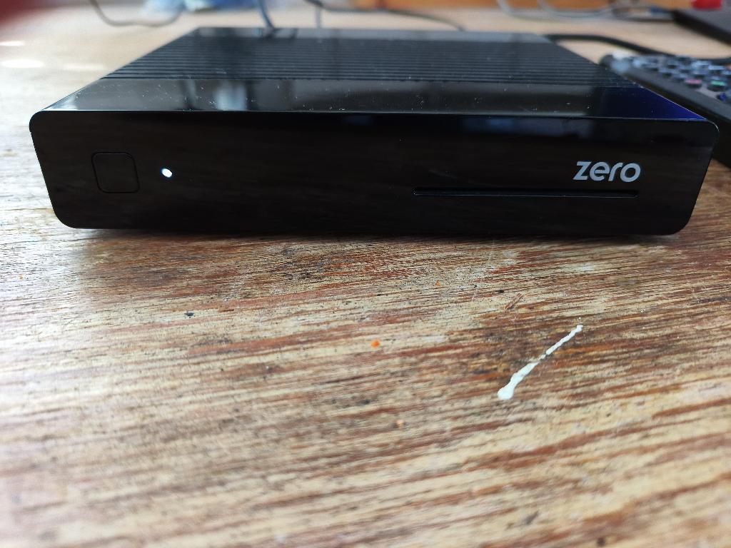 VU Zero Schotelontvanger, Ophalen of Verzenden, Gebruikt, (Schotel)antenne-accessoires, Overige merken