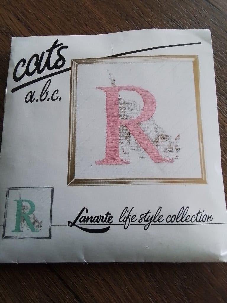 Borduurpakket letter R, van cats abc, iets geborduurd, Ophalen of Verzenden, Zo goed als nieuw, Handborduren, Borduurpakket