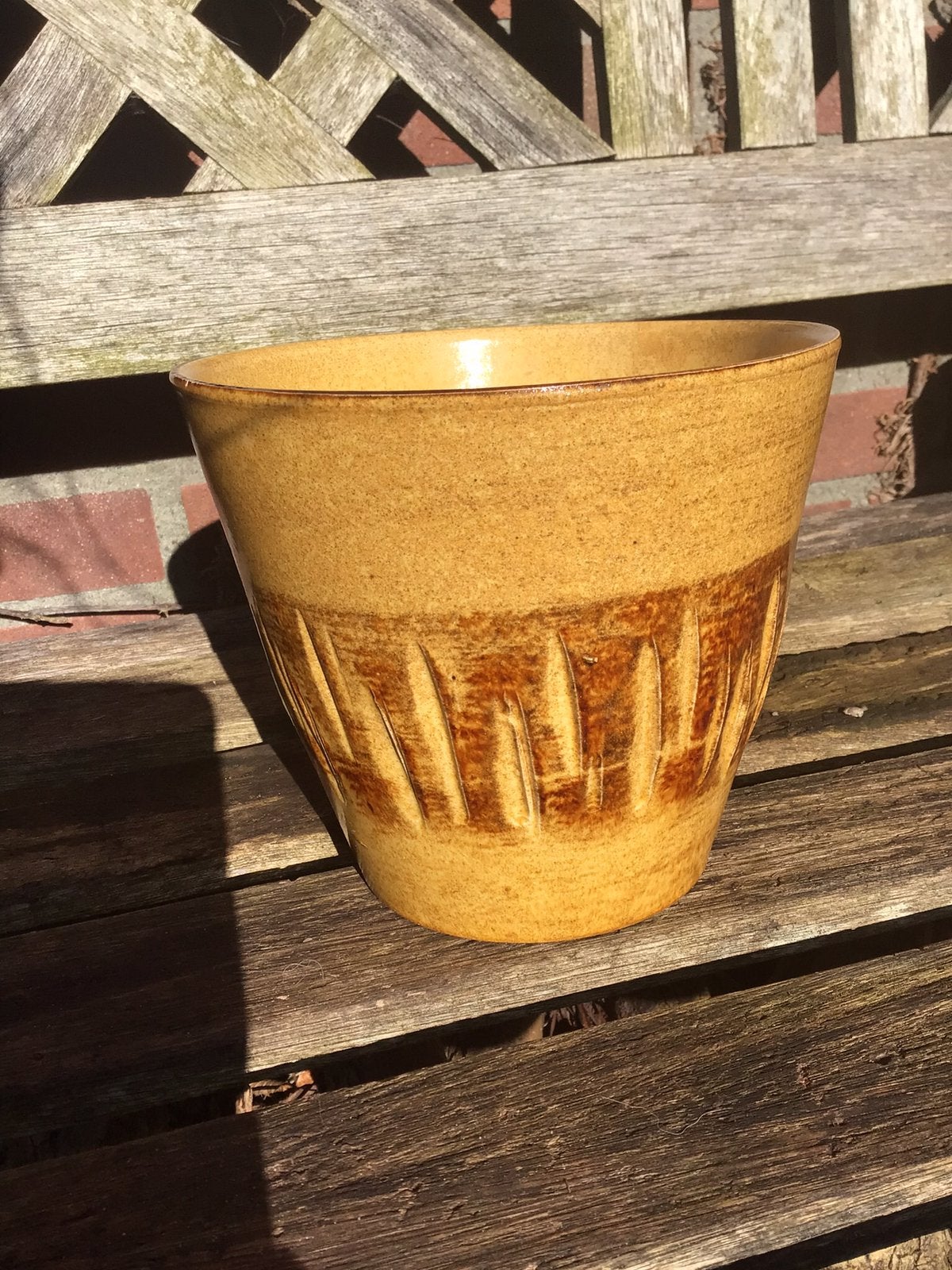 Vintage bloempot, mosterd geel met bruin., Rond, Ophalen of Verzenden, Zo goed als nieuw, Aardewerk
