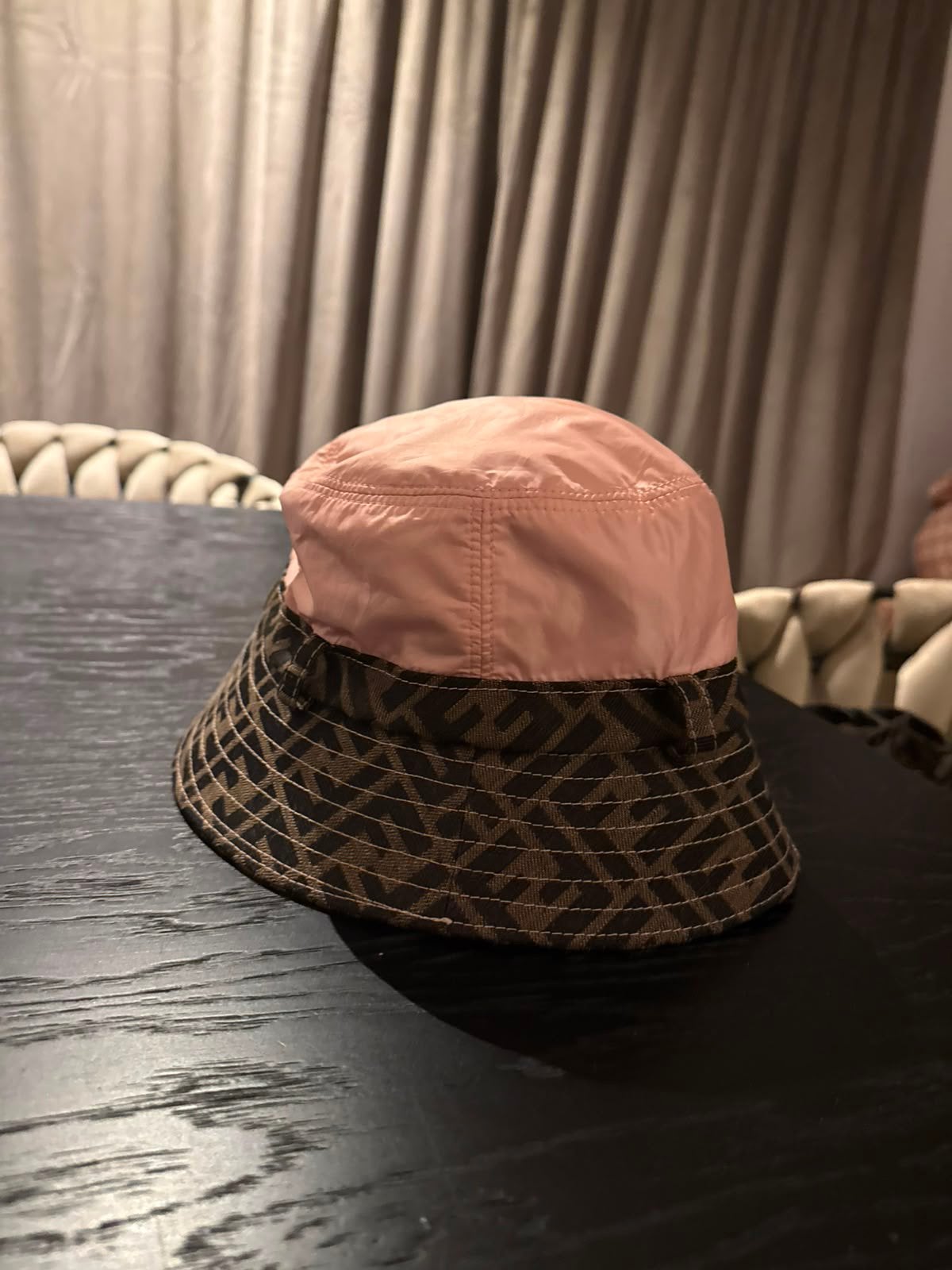 Fendi vissershoed, Ophalen, Zo goed als nieuw, One size fits all