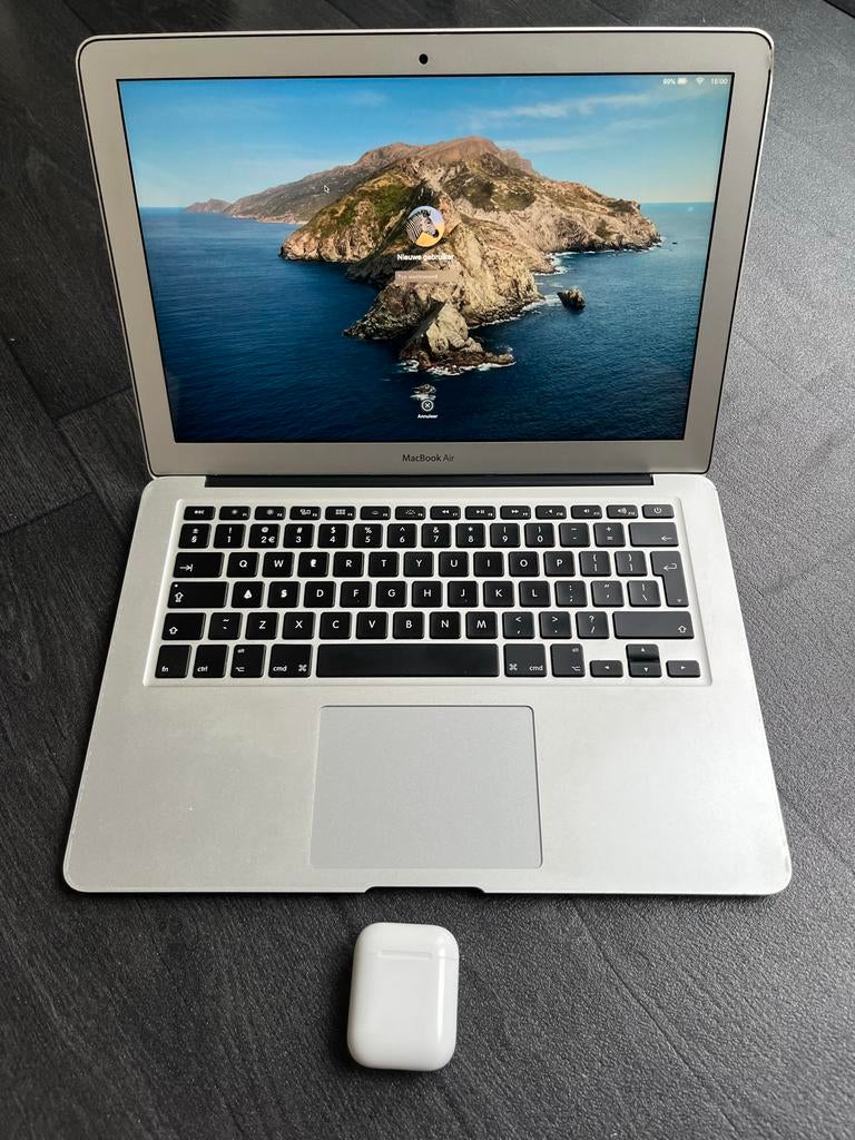 Apple MacBook Air 2012 met AirPods (1e generatie), Computers en Software, Apple Macbooks, Gebruikt, Qwerty, 13 inch, Minder dan 2 Ghz