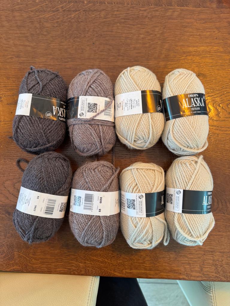 8 bollen Drops Alaska wol - diverse kleuren, Ophalen of Verzenden, Zo goed als nieuw, Breien of Haken, Wol of Garen