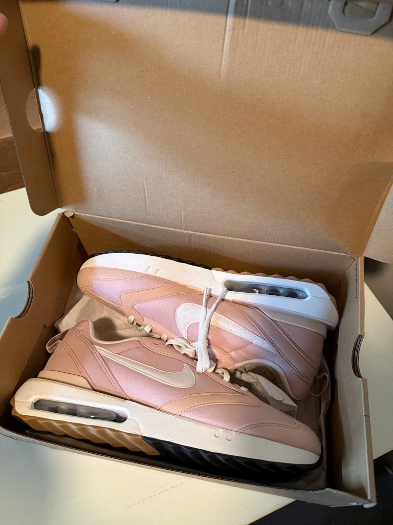 Nike Air Max Dawn Pink Oxford maat 43 (US 11), Ophalen of Verzenden, Roze, Sneakers of Gympen