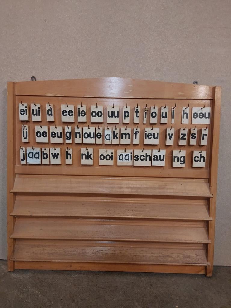Oude retro vintage letterbak - 91.5x88cm, Ophalen