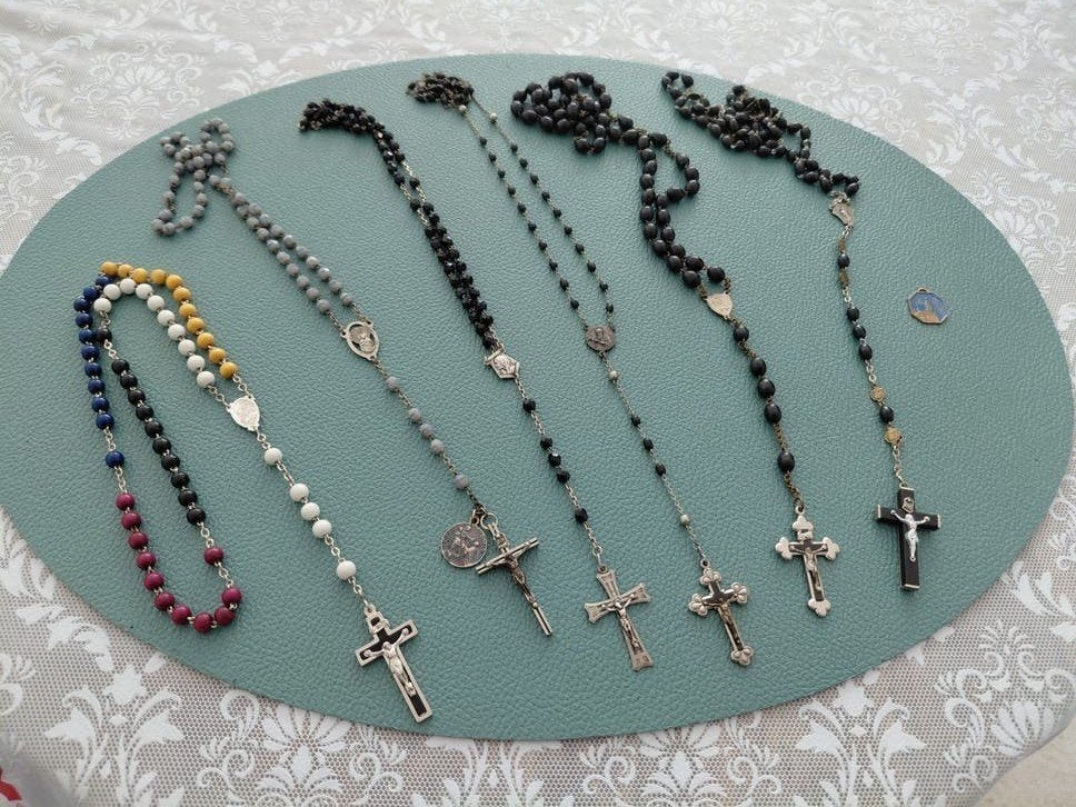 6 gemerkte rozenkransen allerlei, Ophalen of Verzenden, Zo goed als nieuw, Sieraad, Christendom | Katholiek