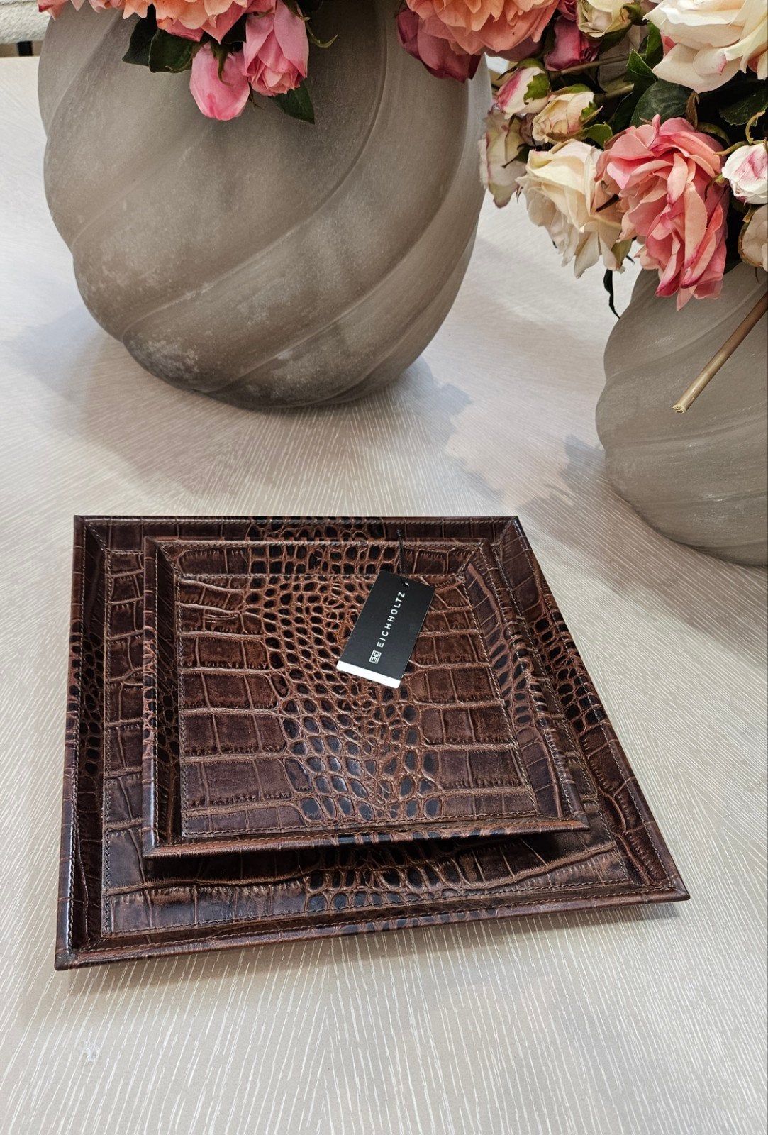 EICHHOLTZ NIEUW Desk Tray Scaleo Croco Embossed 23x23x2 cm, Leer, Nieuw, Ophalen of Verzenden, Modern