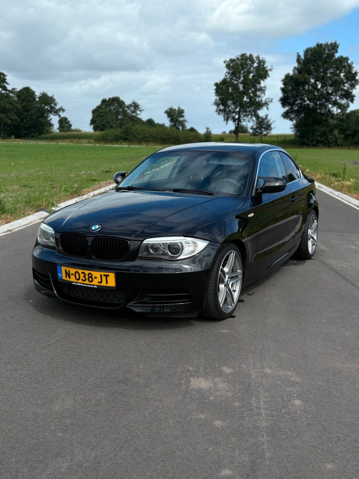 BMW 135i E82 n55 motor 373pk 559nm, Auto's, 1-Serie, Achterwielaandrijving, Automatische klimaatregeling, Zwart
